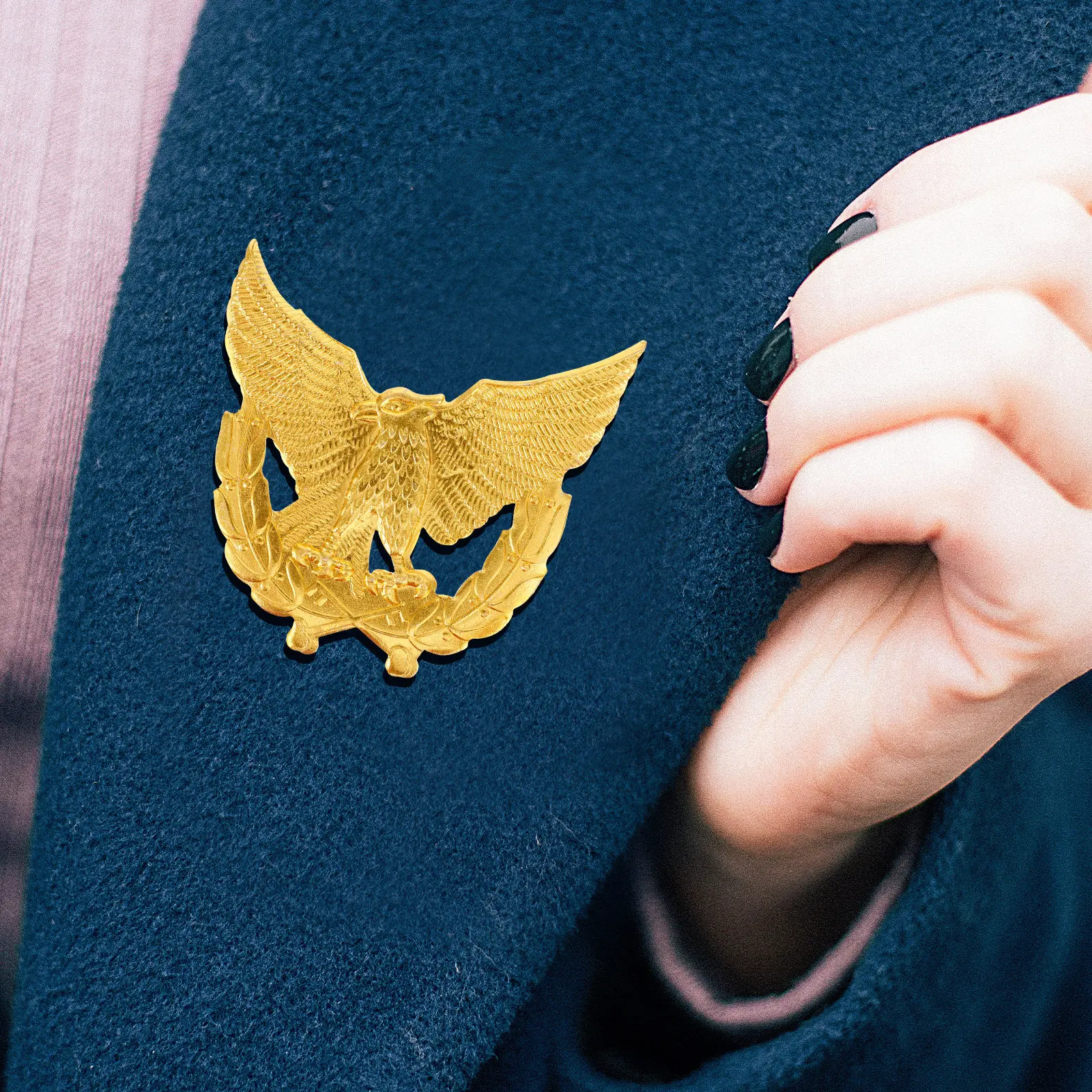 

Exquisite Eagle Hat Badge Metal Badge Pin for Security Clothes Uniform Accessory Long-Lasting Wear Resistant Alloy Eagle Lapel