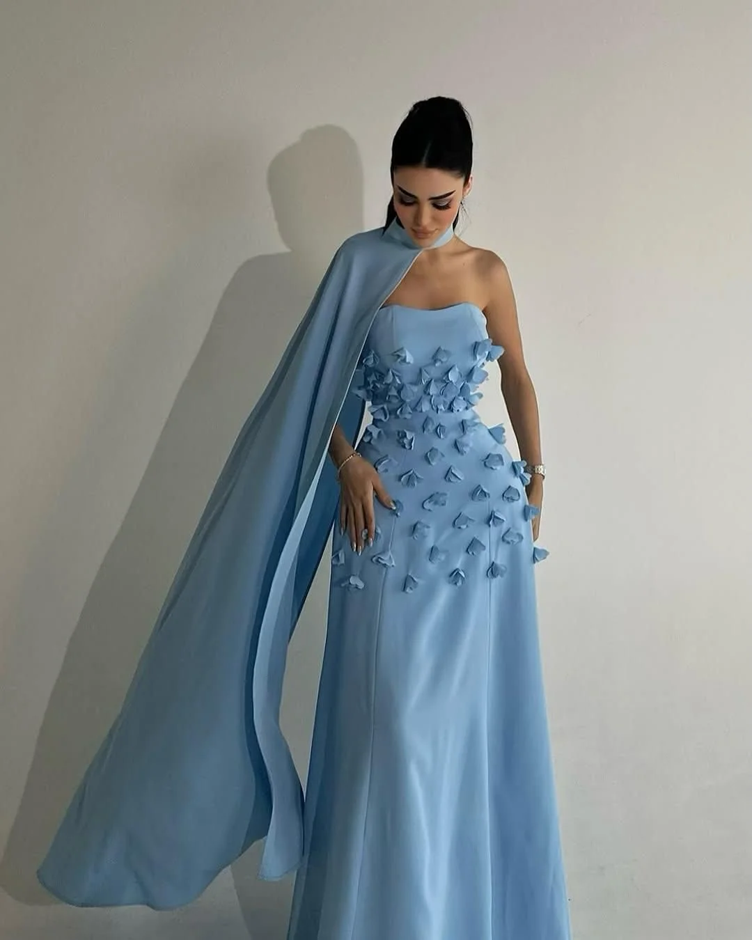 Customized Evening Dress Exquisite Flowers Jersey Strapless Sleeveless Prom Gowns A-Line Shawl Watteau Train Party Dresses