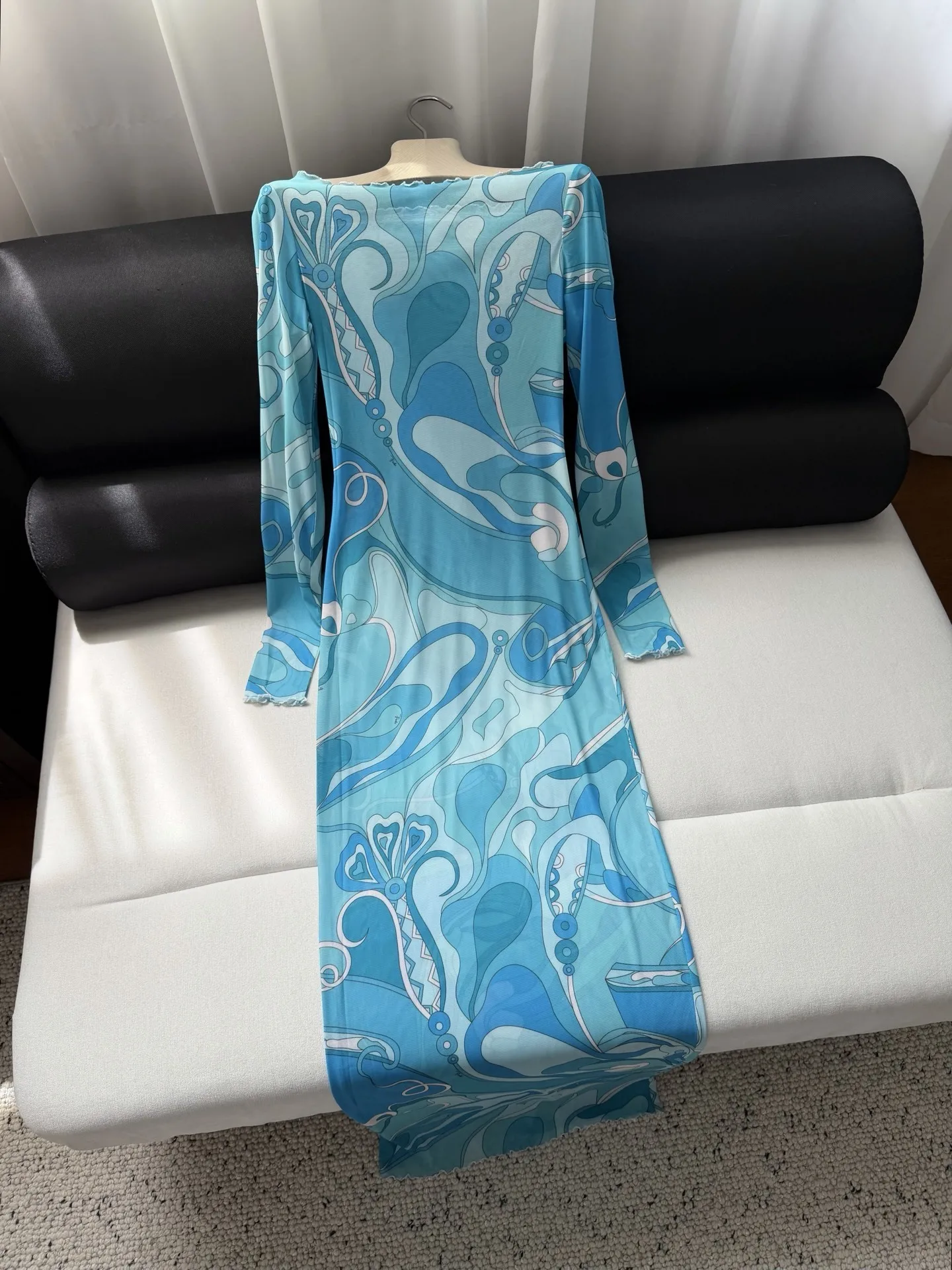 

Высококачественное новое платье в ретро-стиле с принтом и длинными рукавами для женщин, летняя коллекция, с завышенной талией, свободного кроя, в свежем стиле.