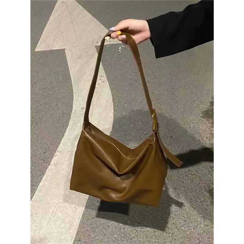 

2025 New Korean Soft Leather Fashionable Large Capacity Bag Casual Single Shoulder Crossbody Bags for Women