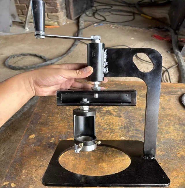Outdoor auxiliary artifact size adjustable circle cutter portable plasma cutting steel plate cutting circle drawing circle