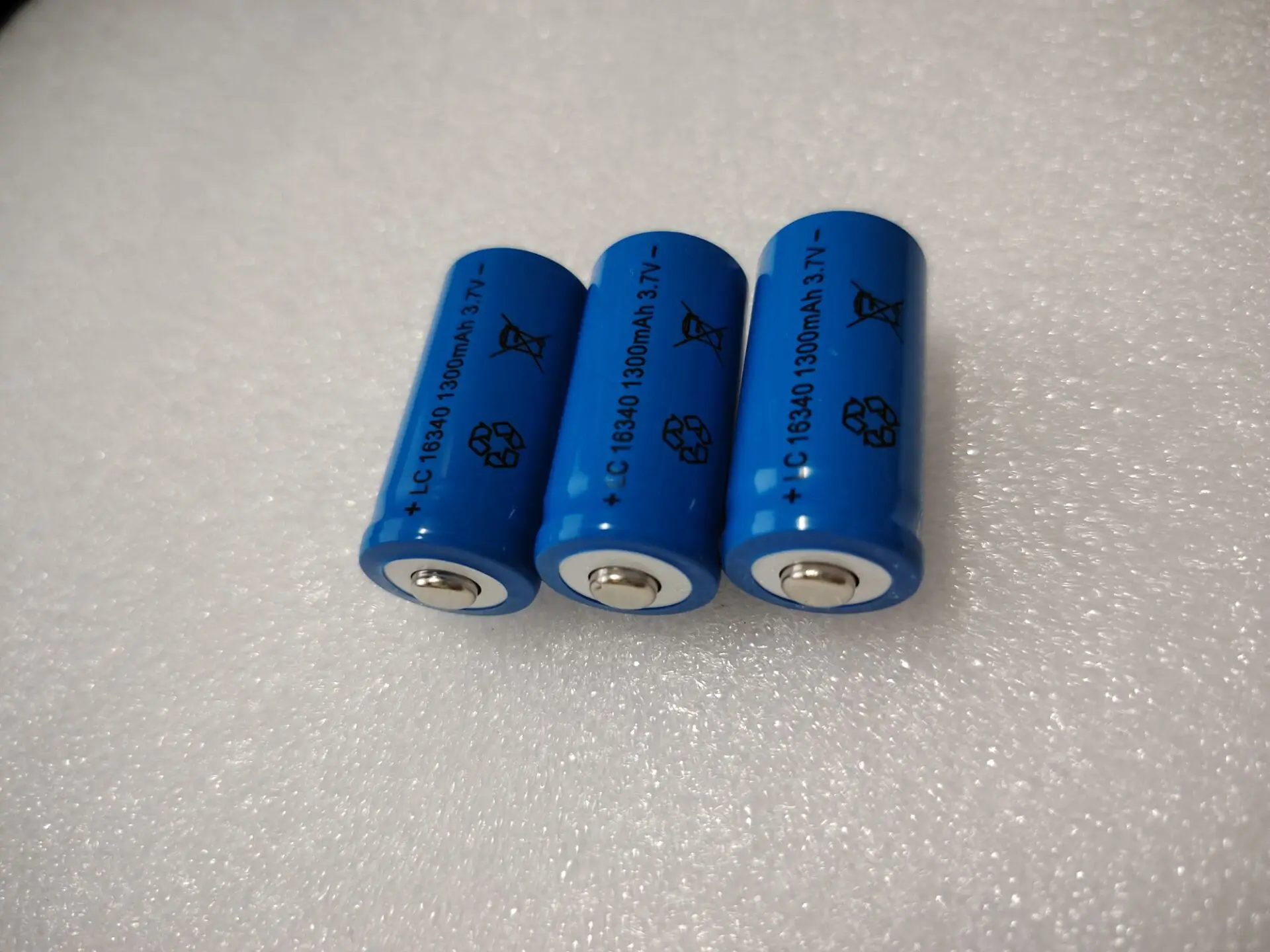 Genuine CR123A battery LC16340 LC 16340 1300mAh 3.7V 17335 rechargeable lithium battery