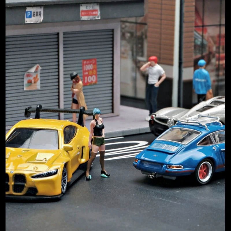 

Diorama 1/64 Miniature Figure Hipster Girl Resin Minifigure Model Kit DIY Craft Toys Garage Scenes Decoration Collection Hobby