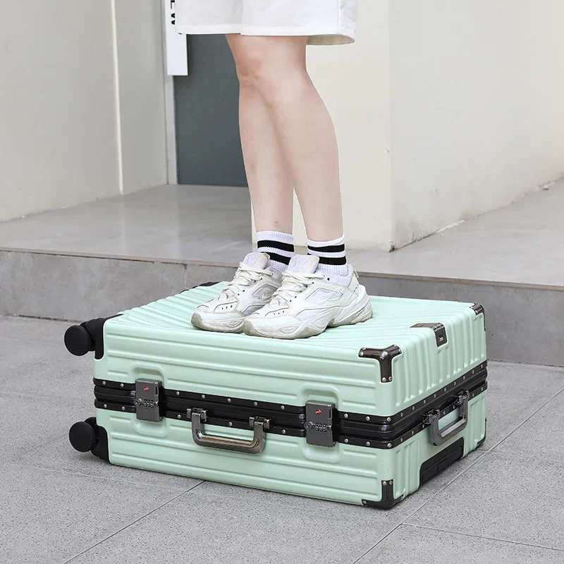 Unisex Luggage 20\