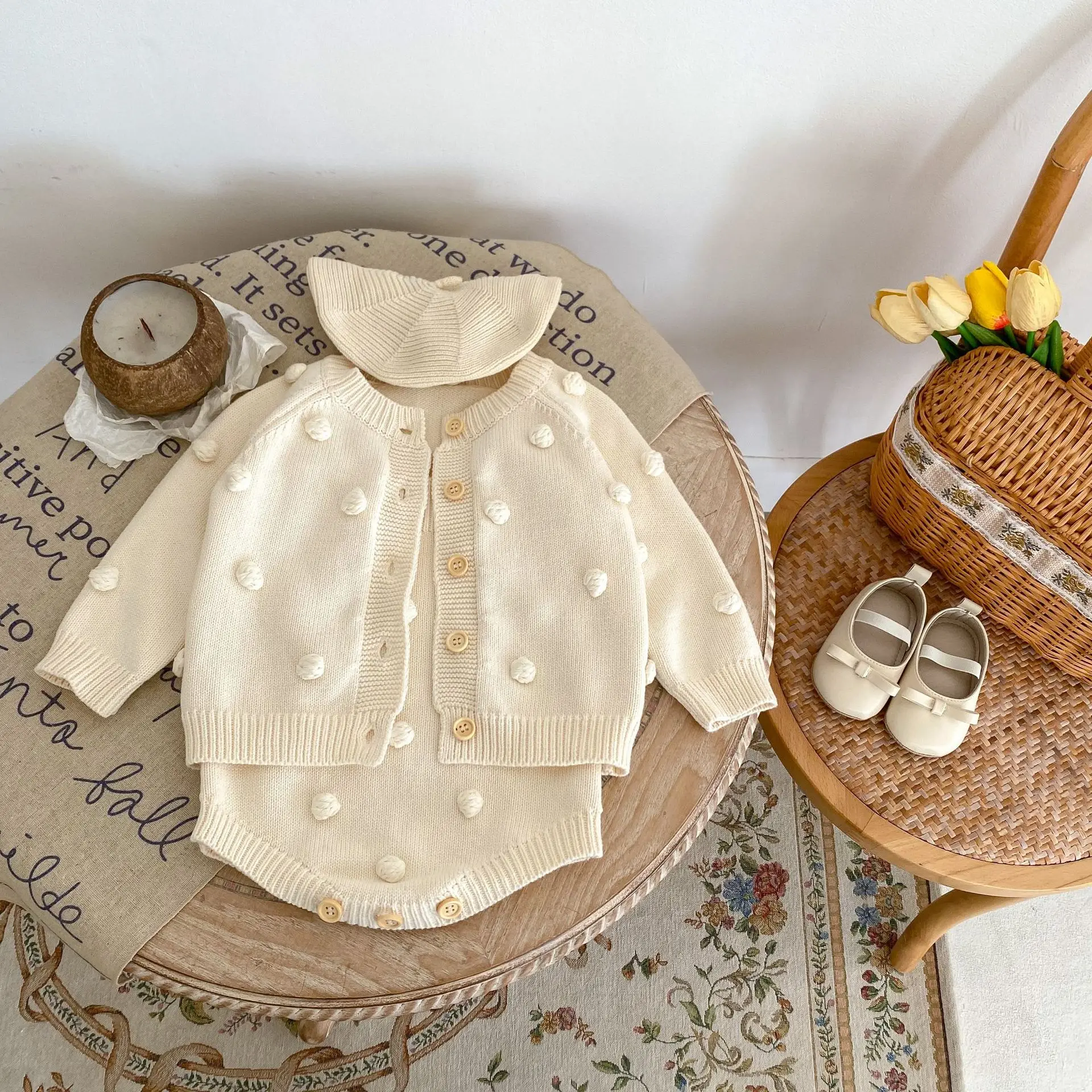 

New autumn clothing for babies aged 0-3, trendy baby boy and girl knitted ball jumpsuit