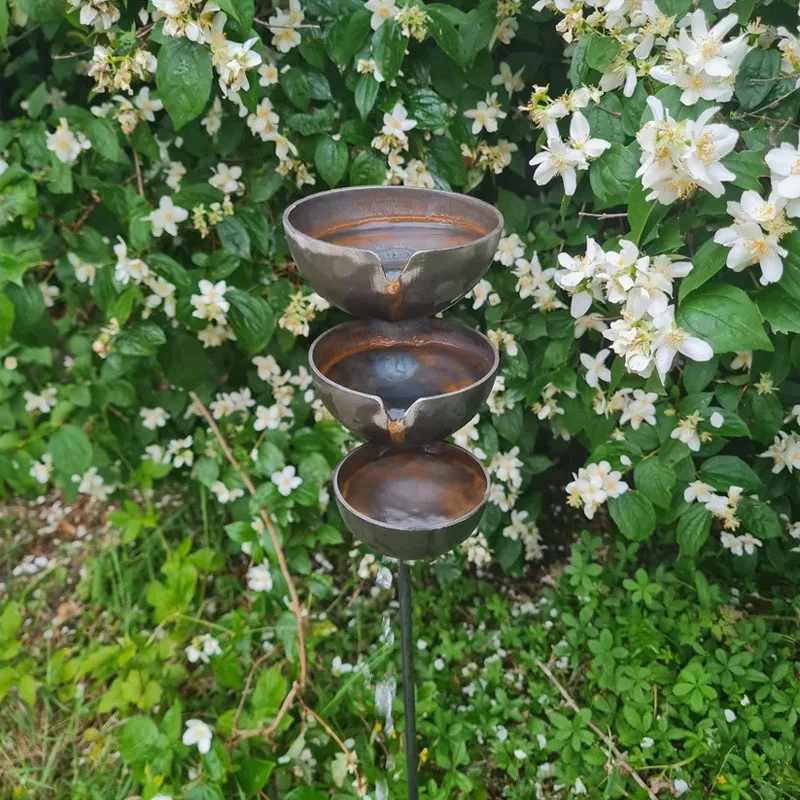 Outdoor-Garten-Wasserspiel Regenfänger Garten-Metalldekoration Wasserfall Vogelbad Außenhof Kleiner Vogeltränkebecher – Detail 4
