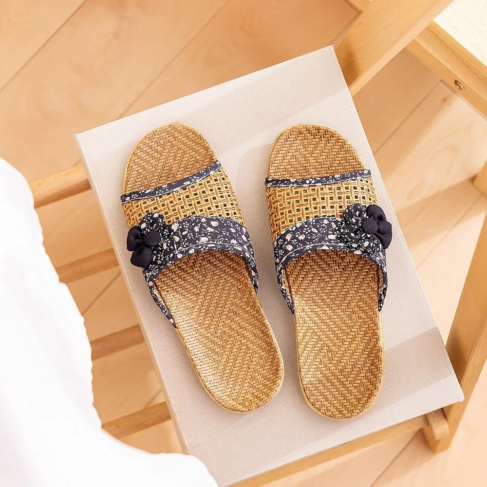 Casual Breathable Straw Plaited Slippers Flower EVA Bottom Linen Slippers Non-Slip Shoes Home Slippers Wood Floor