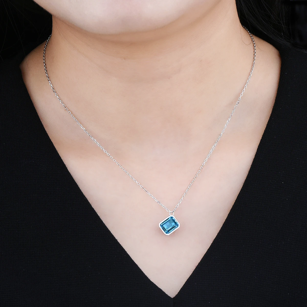 Natural Blue Topaz Silver Pendant S925 Rhodium Plated 2.75 Carats Genuine Gemstone Women Summer Fine Jewelrys Birthday Gifts