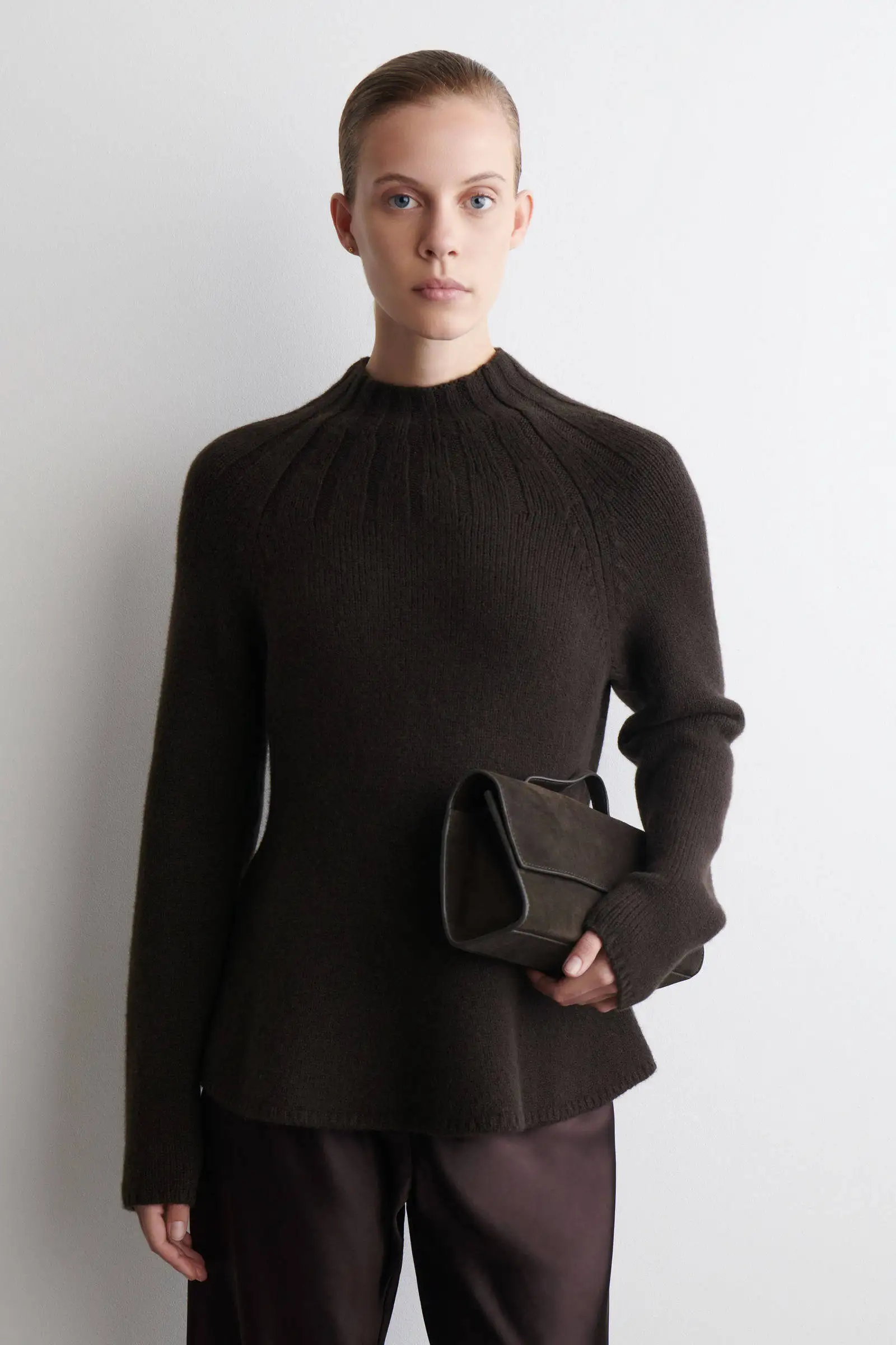 

XIMIAN APPAREL 2026 YAHZIMEI cosmod spring new style of women's slim-fitting wool blend sweater with ruffled hem