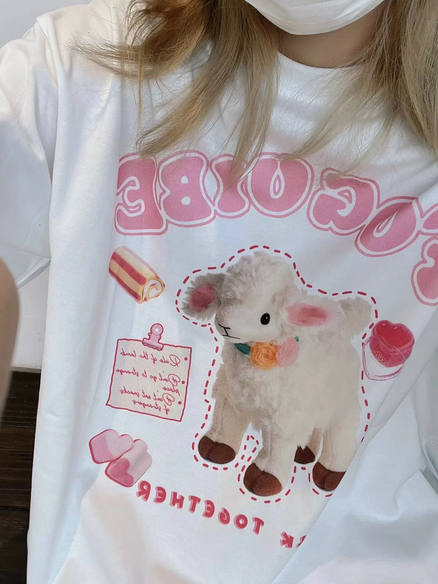 Camiseta holgada de manga corta con estampado de cordero para mujer, ropa de calle Harajuku, estilo gótico, de gran tamaño, primavera y verano, 2023