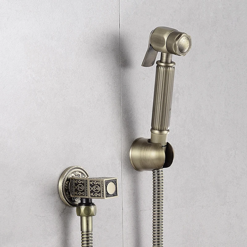 

Смеситель для биде, настенный античный латунный резной смеситель для ванной комнаты, душа, туалета, стиральной машины, смеситель для холодной воды с кронштейном для ручного душа