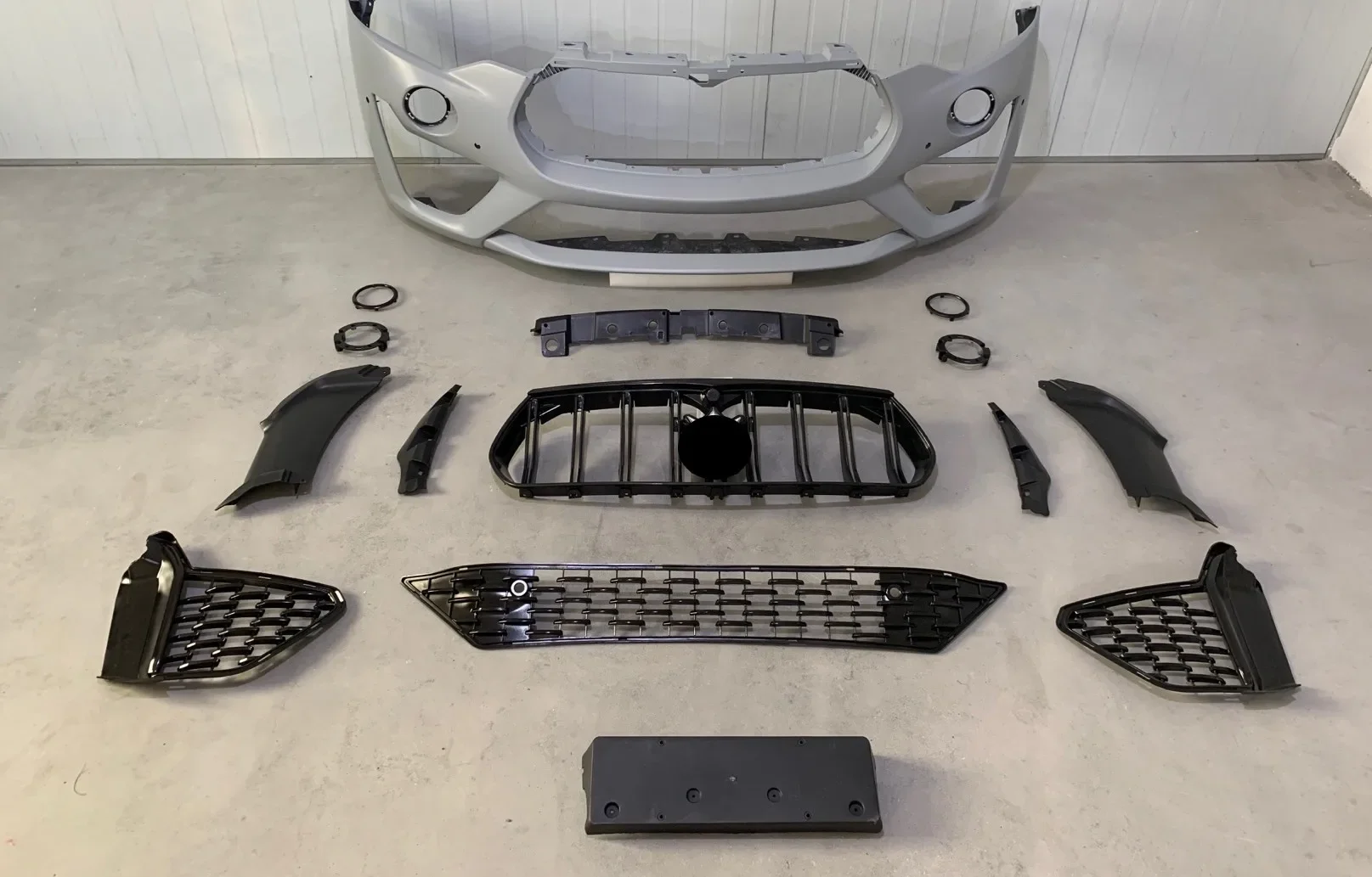 

Car Front Rear Bumper surround Body kit for Maserati Levante fog lamp cover frame