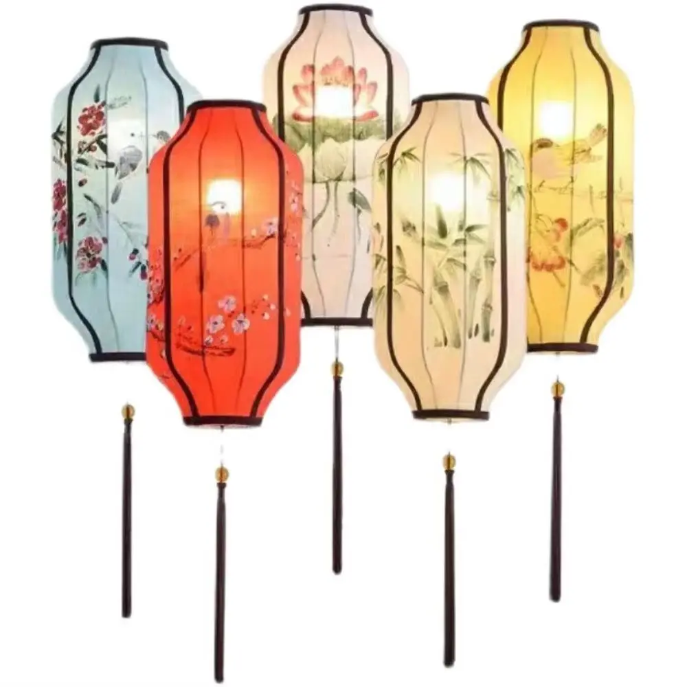 

Antique Chinese Red Fabric Chandelier for Balcony Classical Lantern Design Ideal for Hotel Teahouse Hot Pot Shop Decor