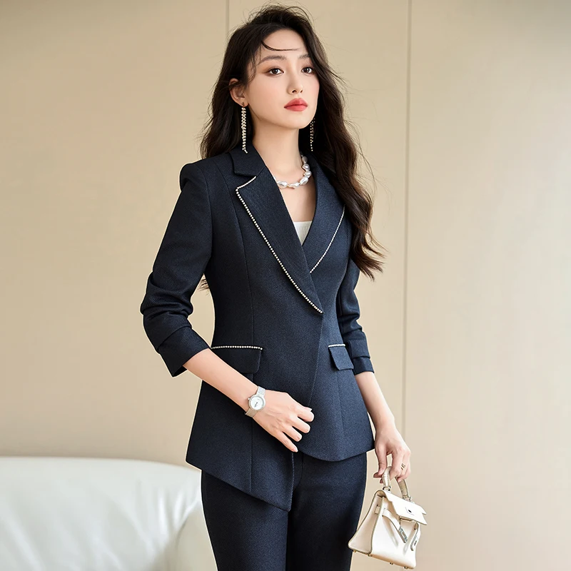 Giacca da abito da donna professionale di design e temperamento 2025 Autunno Nuovo abito da pendolarismo slim fit tutto-fiammifero