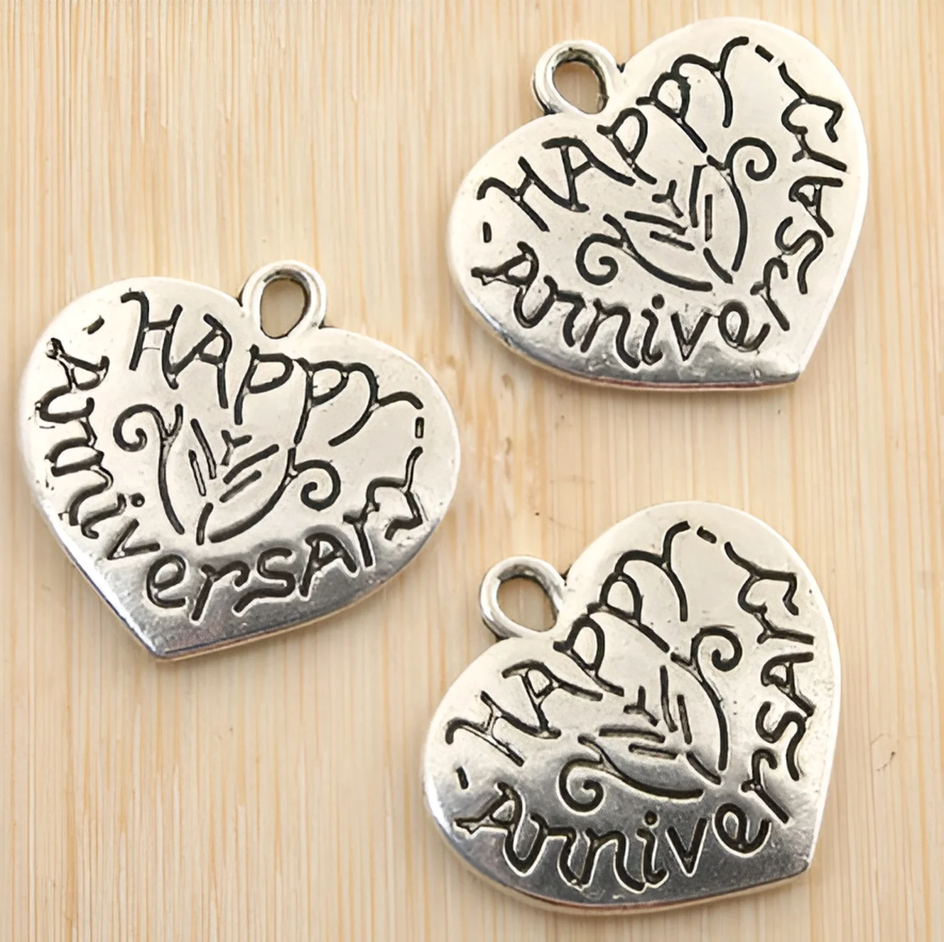 

10pcs 20.5mm,hole1.4mm Alloy matel tibetan silver lettering heart pendants HWG1187