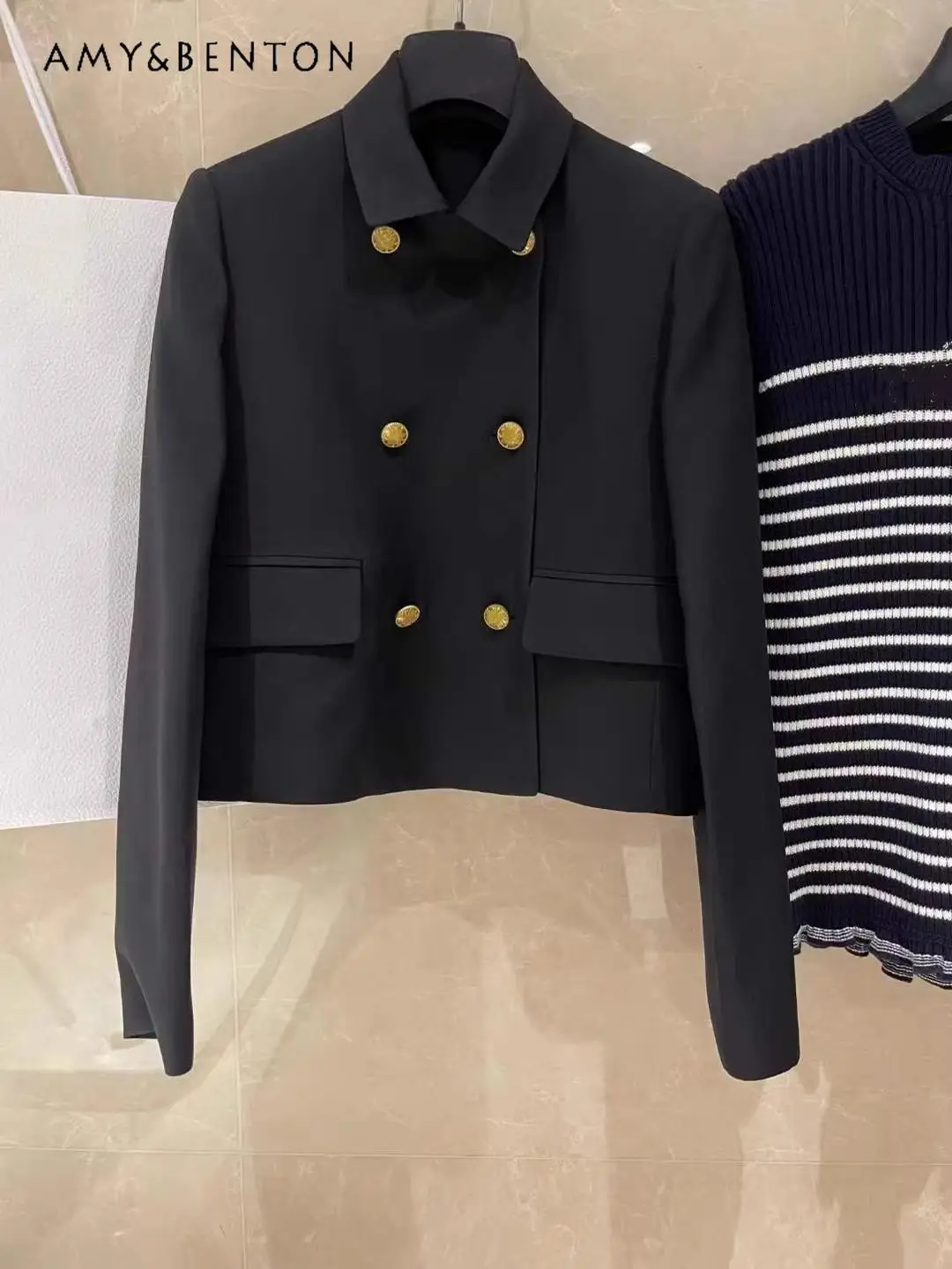 

European Station Double-breasted Lapel Blazer Women 2024 Autumn New Commuter Temperament Hepburn Style Black Blazer Short Jacket