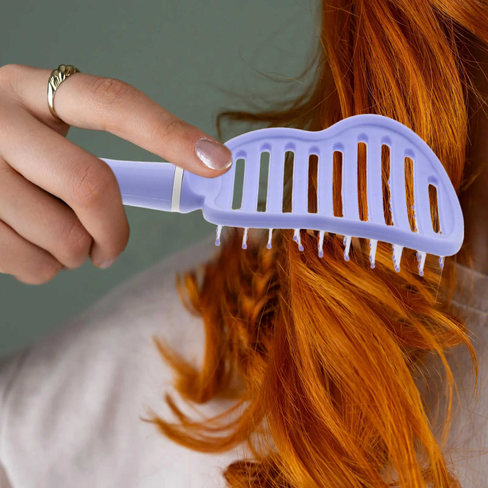 

Curved Hollow Comb for Women Long Hair Volume Styling Detangling Brush Scalp Massage Tool for Wet Or Dry Hair Fast Blow Drying