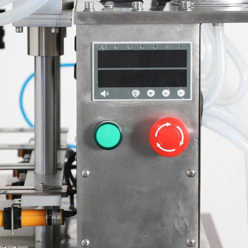 

Machine Florida Water Essential Oil Four-Head Vacuum Negative Pressure Liquid Filling Machine