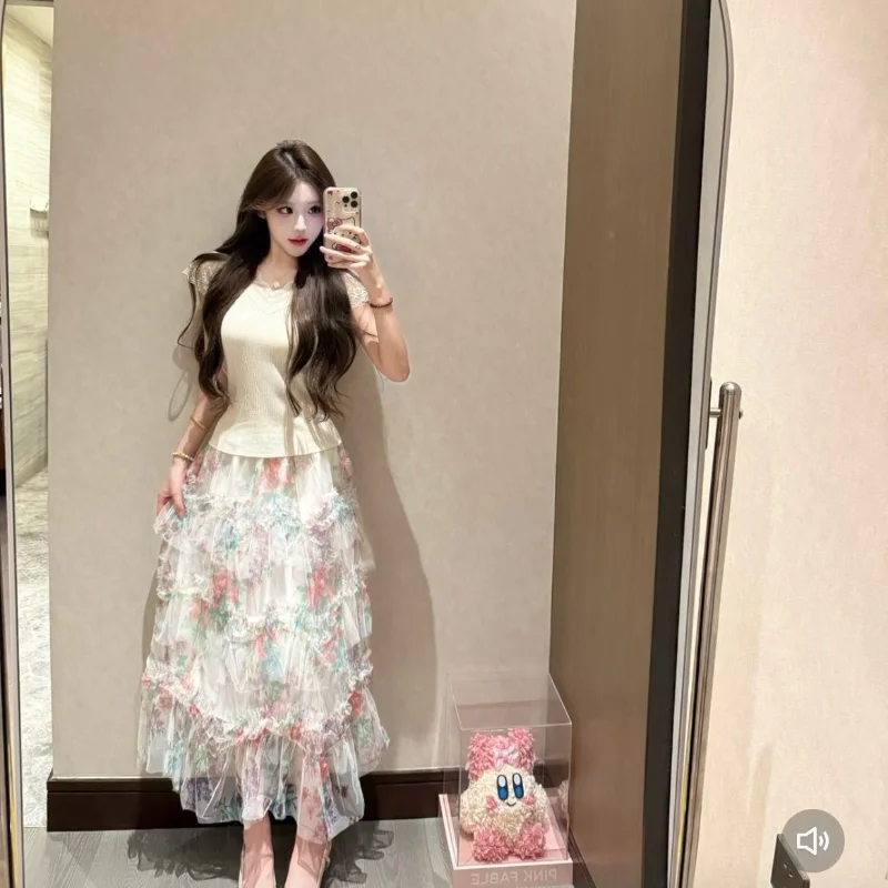 Summer 2025 New Style Heavy Work Lace Splice V-Neck Knitted Short Sleeve Set with Flared Skirt Casual High Waist Polyester Ca...