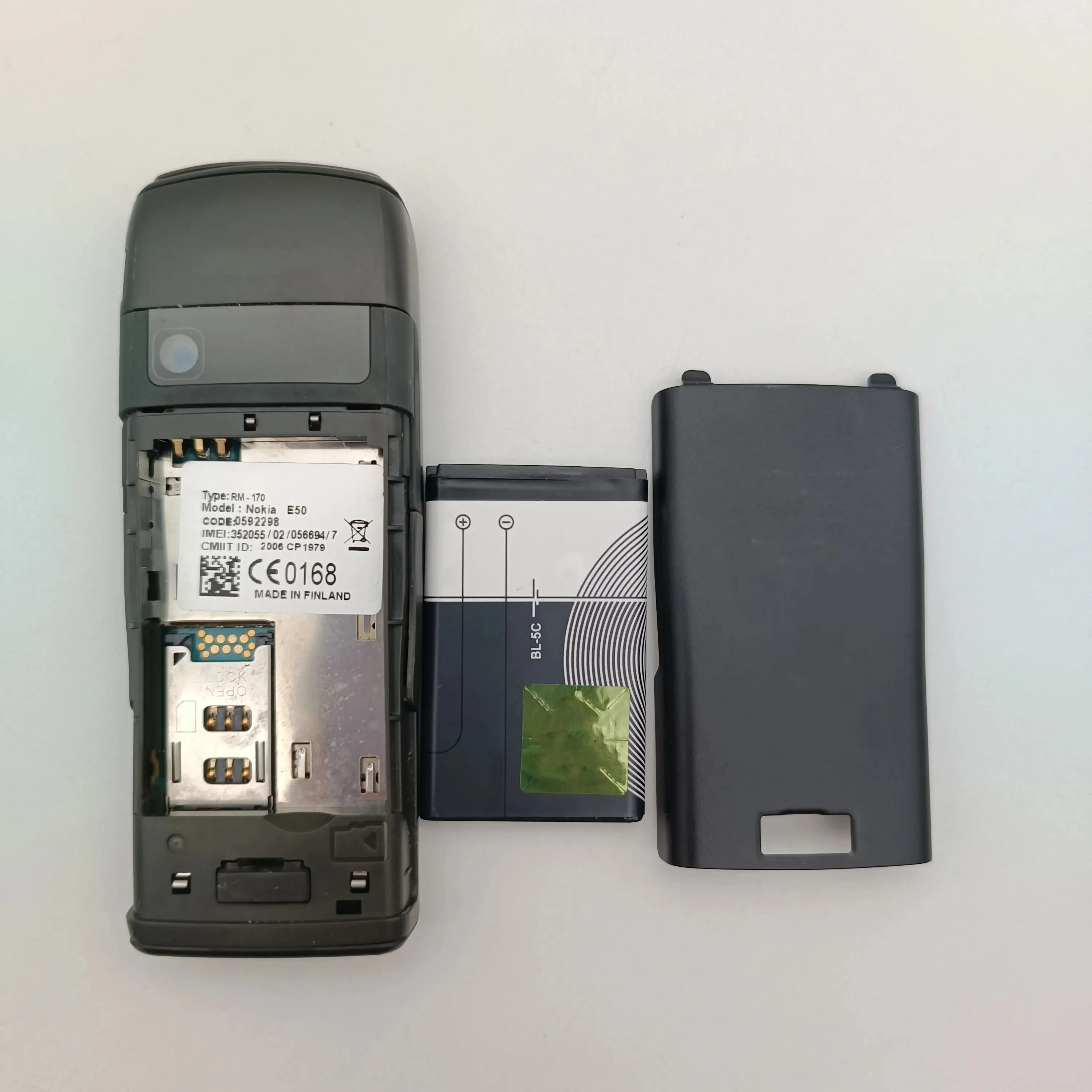 الأصلي مقفلة E50 شريحة واحدة بلوتوث 2.1 "970mAh مكبر الصوت شحن سريع الهاتف المحمول في حالة جيدة