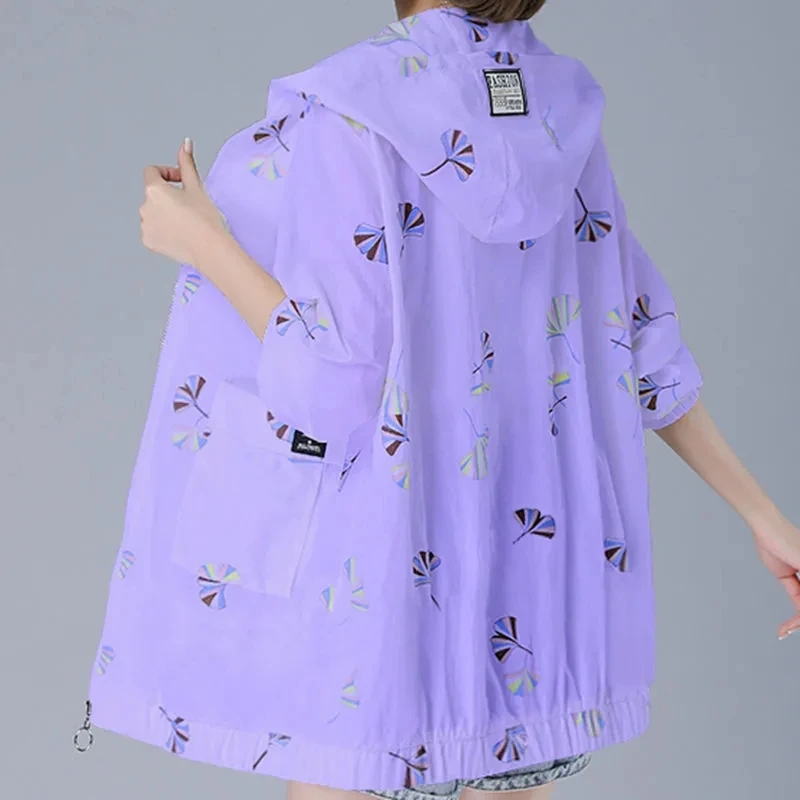 女性のプリント日焼け止め服 2025 新しいルーズフード付き UV 保護夏長袖通気性薄い日焼け止め服