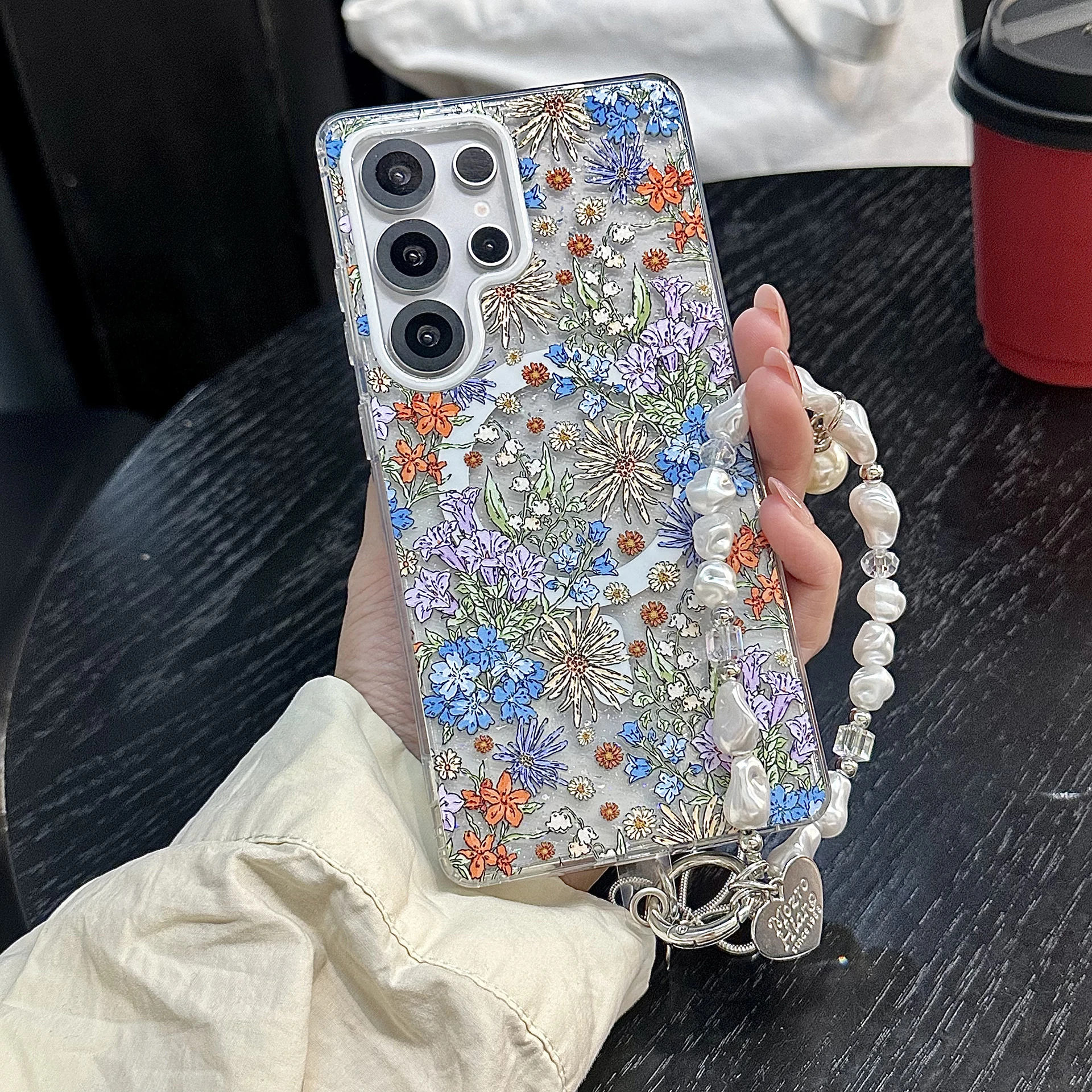 

Back Cover For Samsung Galaxy S26 S25 Ultra S24 Plus S23 Case Glitter Daisy Flower Magnetic Attraction Wristband Chain Cover