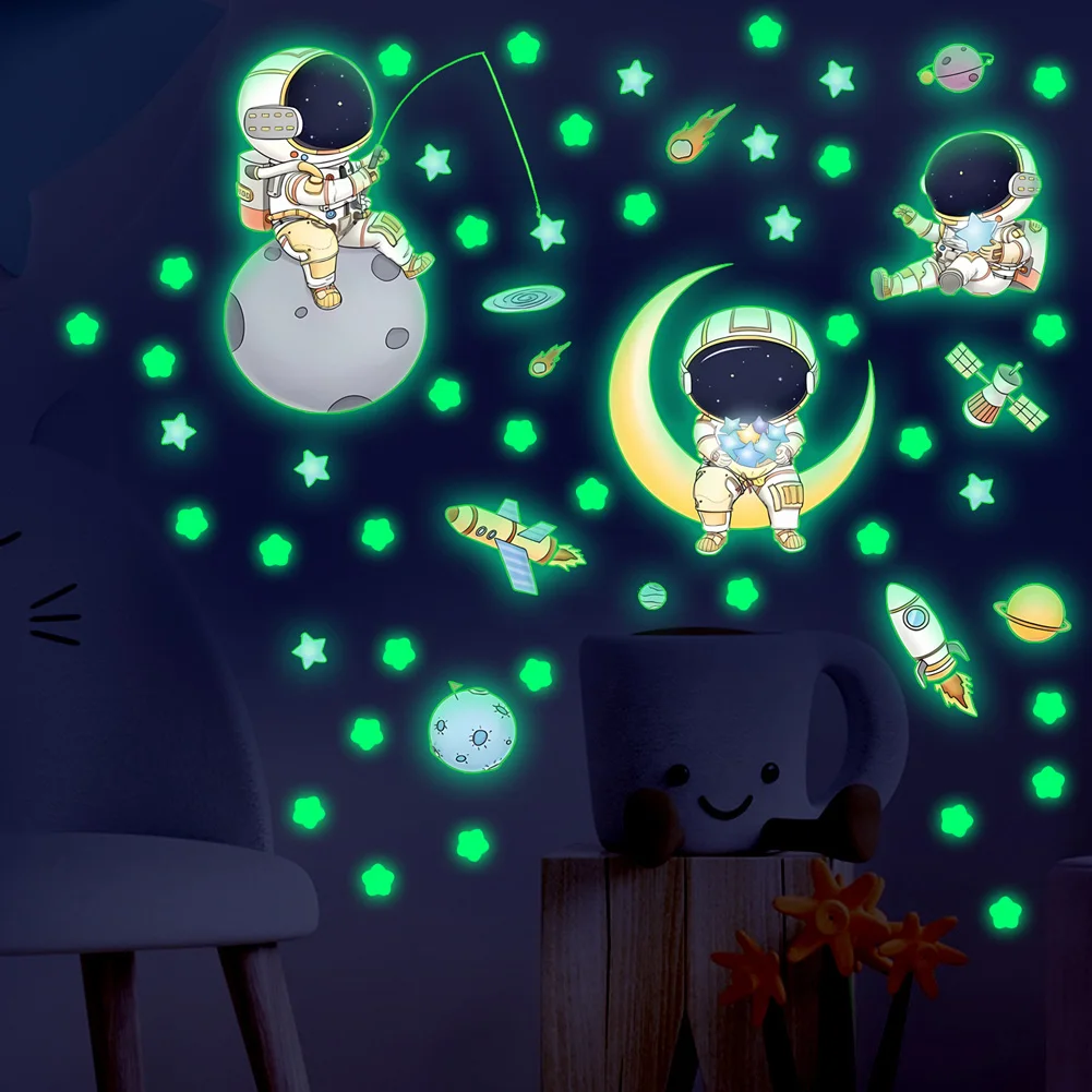 Adesivos de parede luminosos de astronauta espacial de desenho animado, decoração de fundo para quarto infantil, decalques de decoração de quarto que brilham no escuro
