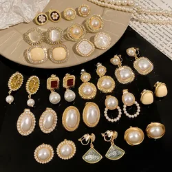 2023 High sense light luxury pearl ear clip female French retro baroque temperament ear clip female small design sense earrings