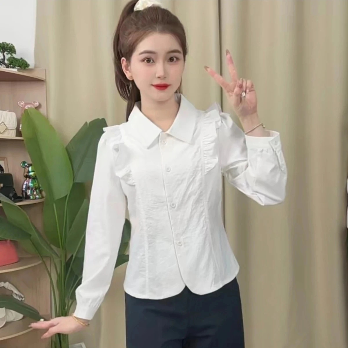 2025 Frühherbst Neue Elegante Damen-Bluse mit Retro-Spitzenbesatz, Schlankmachend, Einfarbig, Lang, Vielseitig