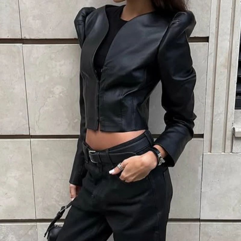 Moda de rua preto curto couro do plutônio camisa feminina 2026 novo retro com decote em v manga comprida cintura topo