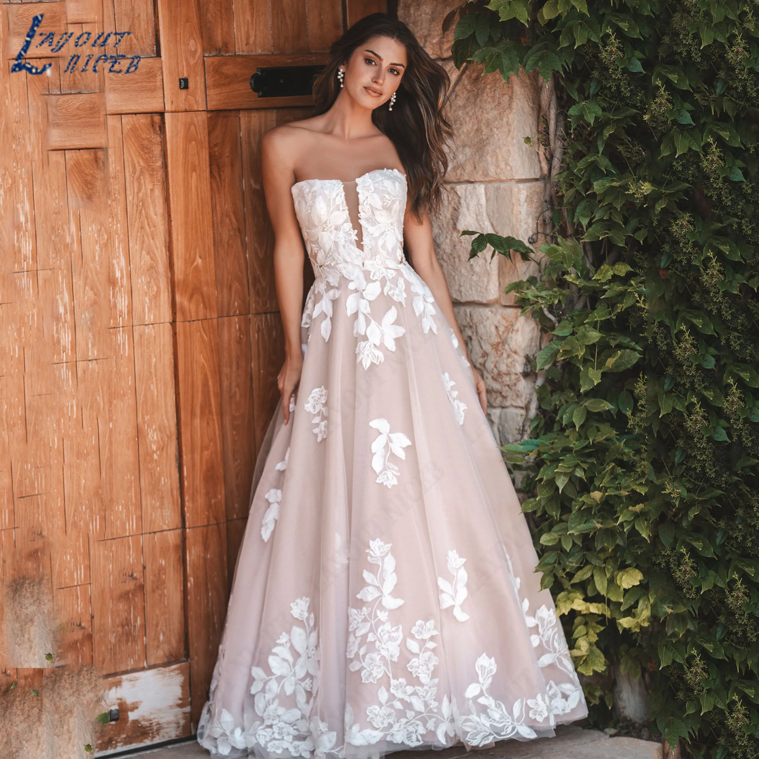 LAYOUT NICEB Customized Strapless Deep V Tulle 2026 Wedding Dress Lace Applique Sleeveless A Line Bridal Gown vestido de noivas