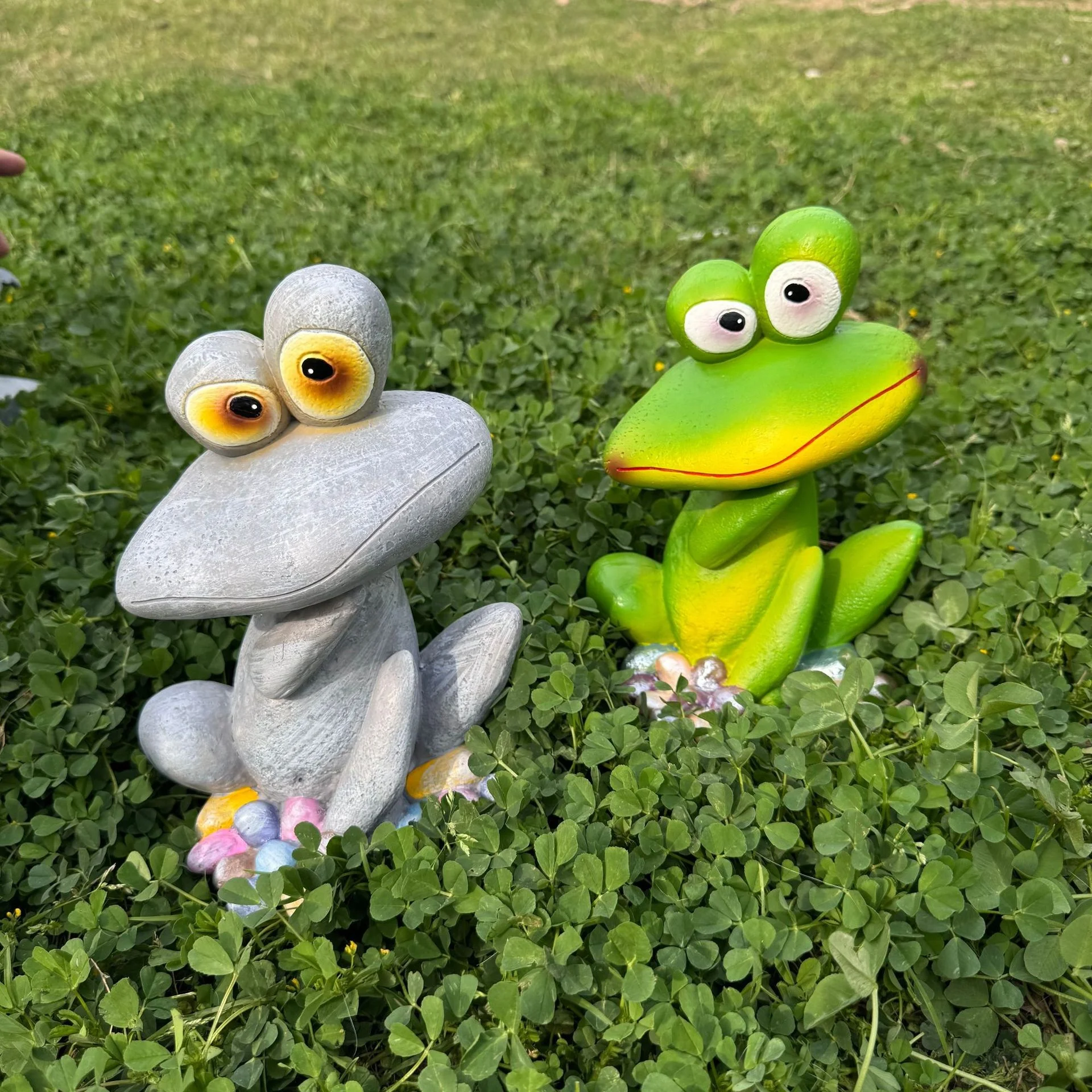 

Resin Garden Frog Figurine Creative and Unique Ornament Decoration Small Outdoor Home Desktop Space Arrangement Sculpture Gift