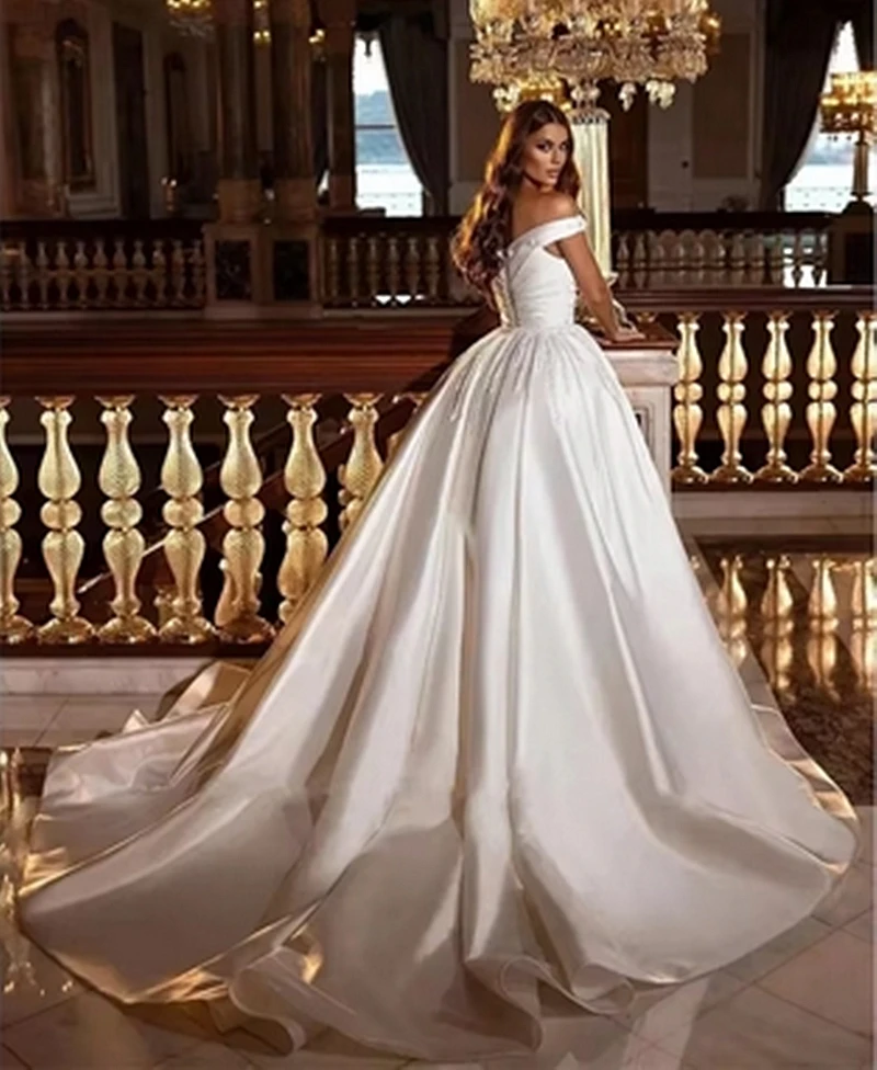 Einfache Satin-Brautkleider mit abnehmbarem Rock, Perlenfalten, V-Ausschnitt, ärmellos, schulterfrei, elegantes Brautkleid nach Maß