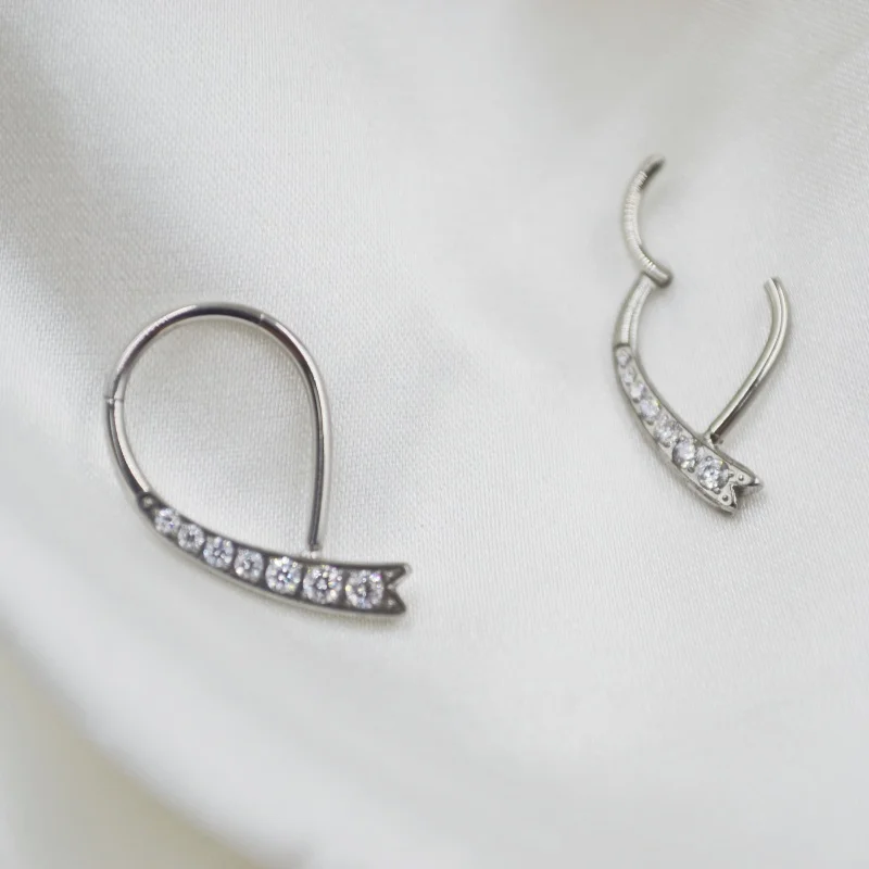 10pcs G23 F136 CZ Titanium Heart Nose Hoop Septum Clicker Ring Earring Ear Tragus Helix Diath Cartilage 16G Body Piercing