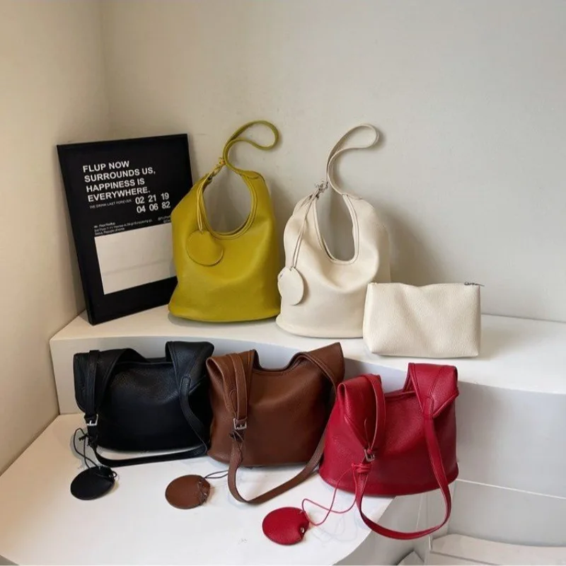 

Minimalist Fashionable Leather Diaper Bag For Women Designer Large Capacity Tote Luxury Elegant Vintage Classic Stylish Shoulder