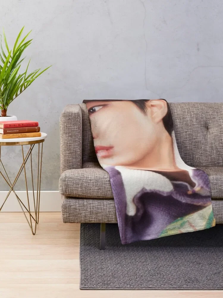 Xdinary Heroes Junhan- Hello, World! Throw Blanket Luxury Brand Thermal Moving blankets and throws Blankets