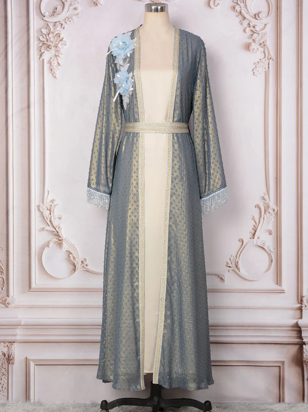 New Middle Eastern Style Evening Dress for Travel, Gatherings and Parties - Muslim Women's Dress with Floral Neckline Decoration