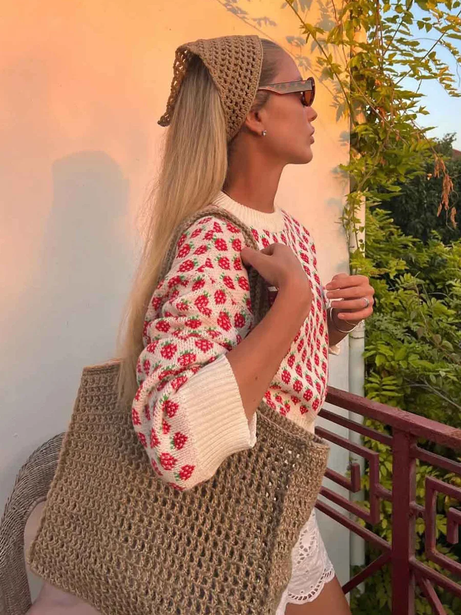 Women Sweet Strawberry Printed Pullover Sweater Casual Loose Round Neck Long Sleeves Pullovers Autumn Lady Fashion Knitwear