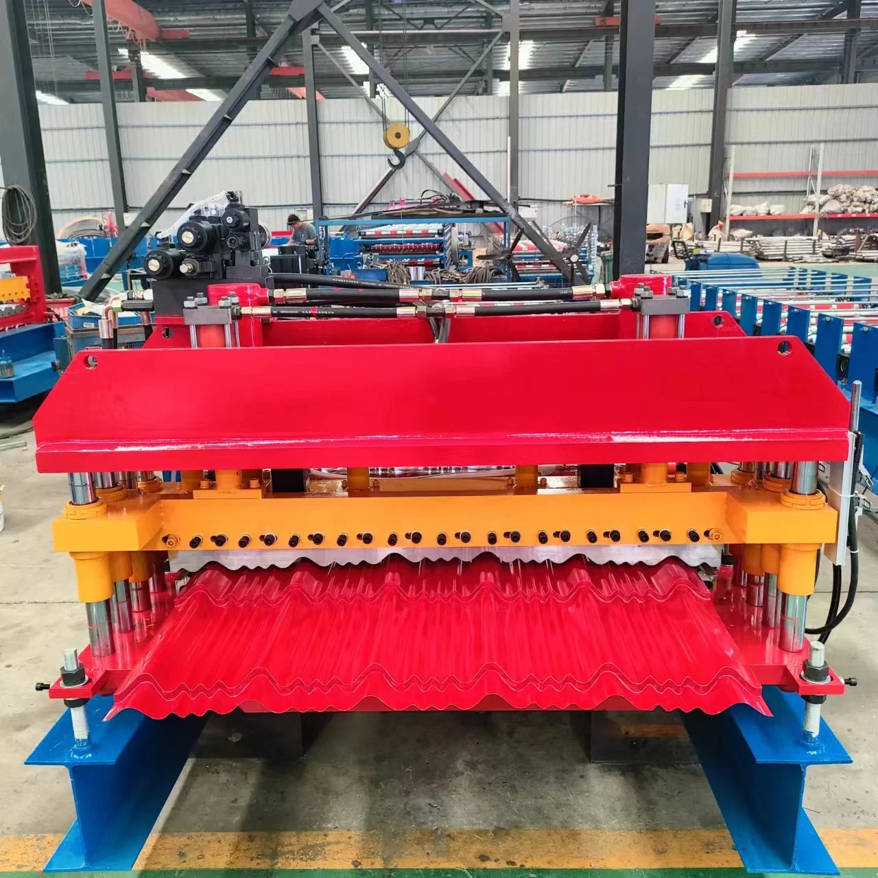 特大スパン屋根板製造機と長尺タイル製造機（産業倉庫用途向け）