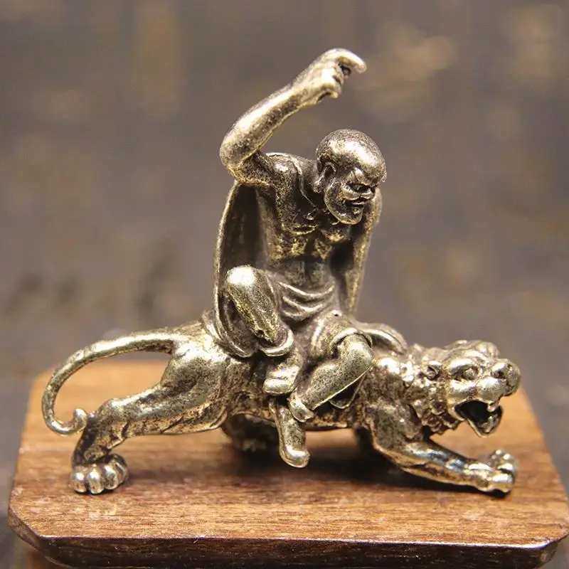 1Pc Vintage Bronze Eighteen Arhat Statue Copper Maitreya Buddha Tiger Beast Desktop Feng Shui Decoration