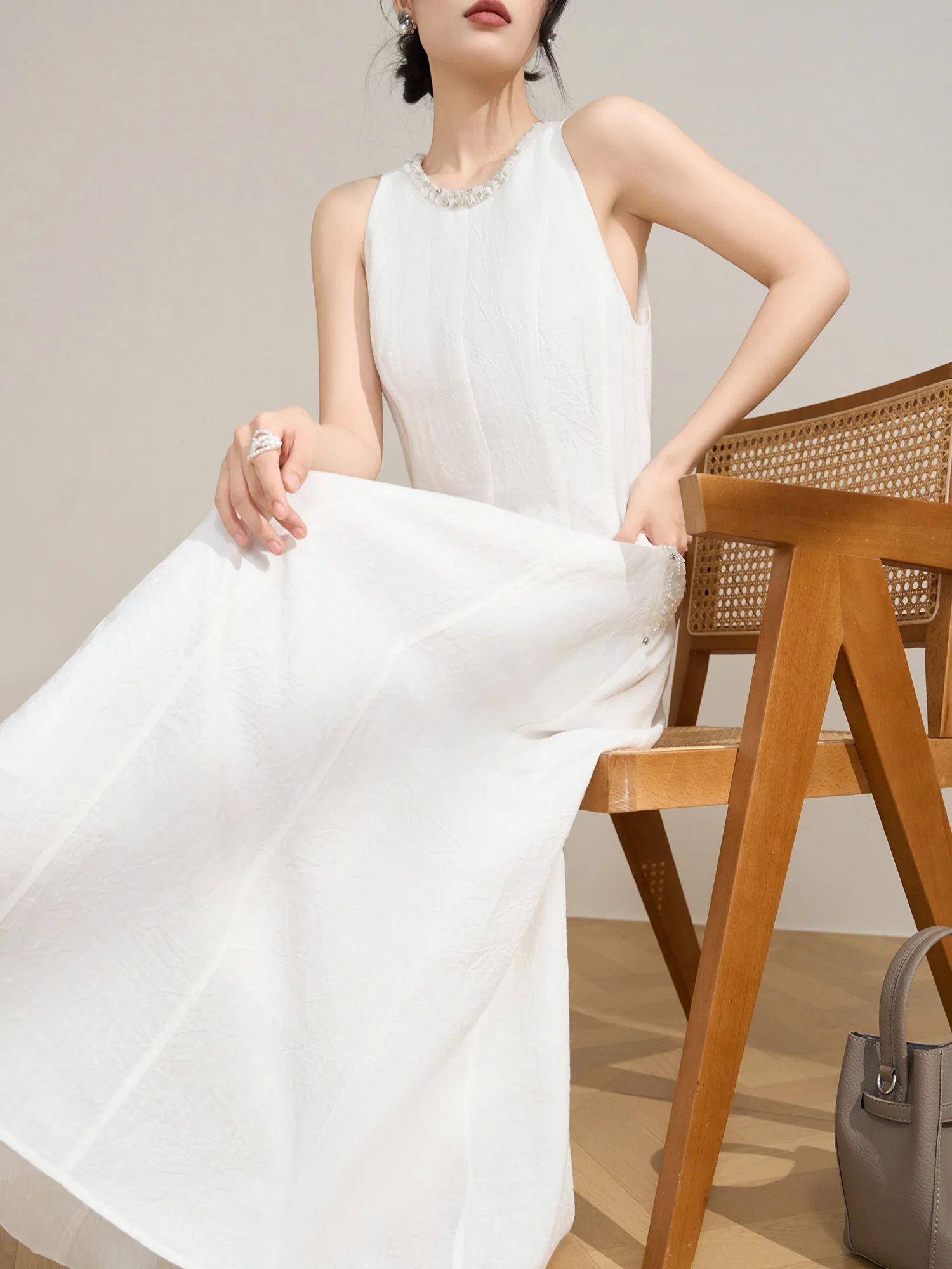 

Летнее платье Flowing Era с инициалами, красивое белое, расшитое бисером, без рукавов, женская пляжная одежда, повседневная дышащая полиэстеровая юбка