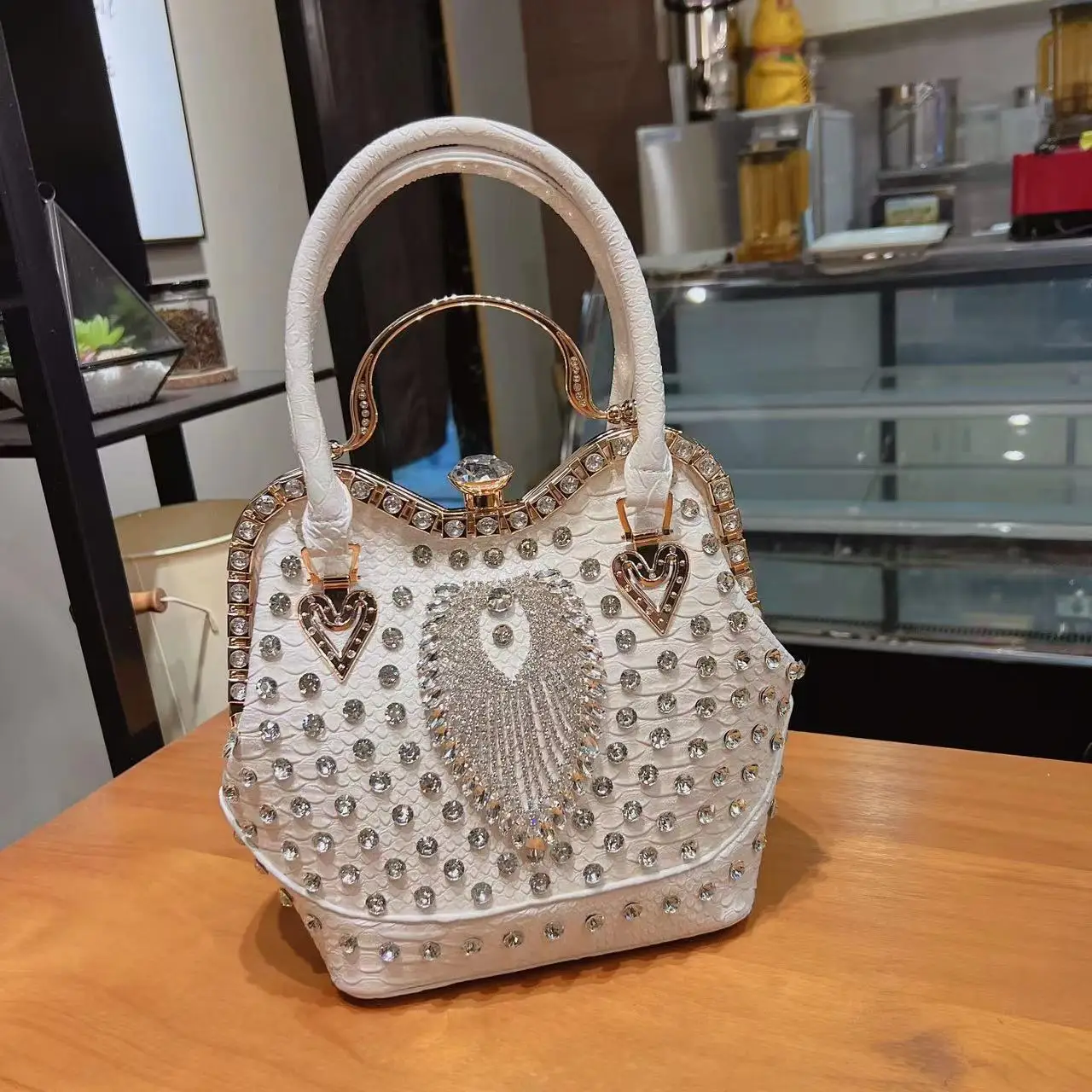 Cross-body Bucket Bag Female New Fashion High Sense Fashion Diamonds Inlaid Female Bag High-grade Handbag Single Shoulder Totes