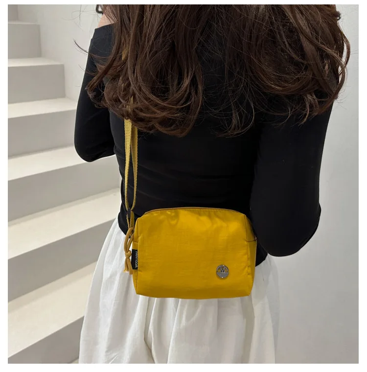 Einfache Mini-Umhängetasche für Damen, Modische Sling-Bag, Kompakte Reißverschlusstasche, Handtasche für Ausflüge, Tägliches Pendeln, Lässige Crossbody-Tasche – Detail 15