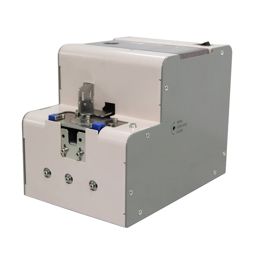 Automatic arranging locking screw machine