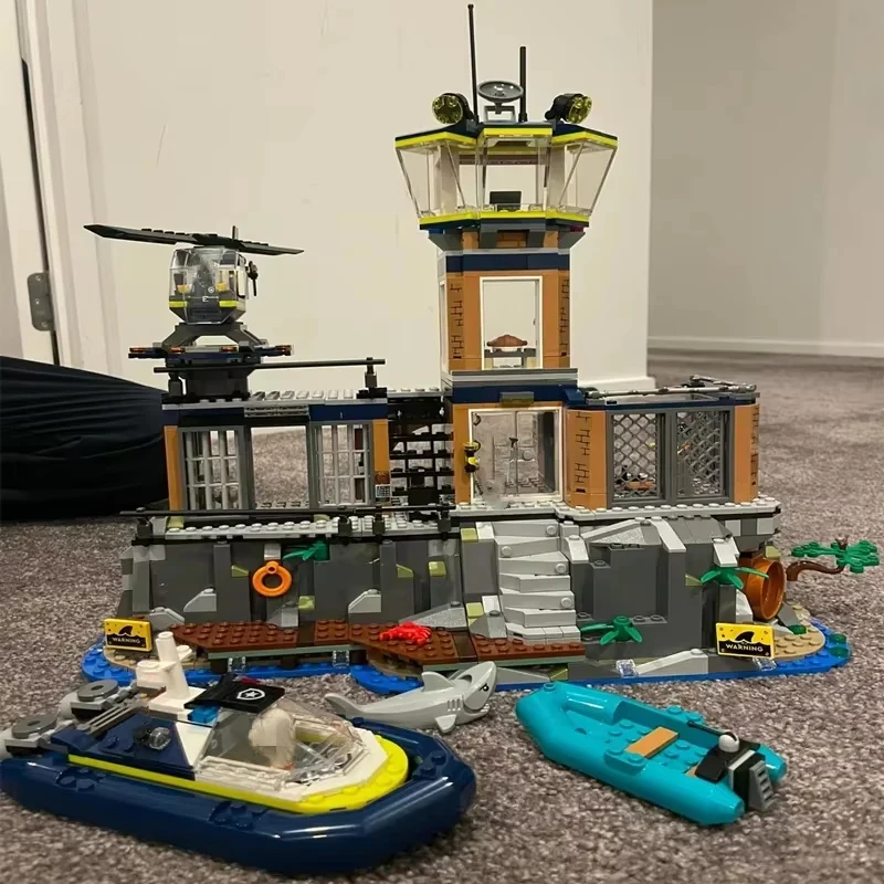 

Городской полицейский участок, морской тюремный остров, побег, строительные блоки, вертолет, автомобильная фигурка, сборные кирпичи, игрушки, подарки для детей, мальчиков и взрослых