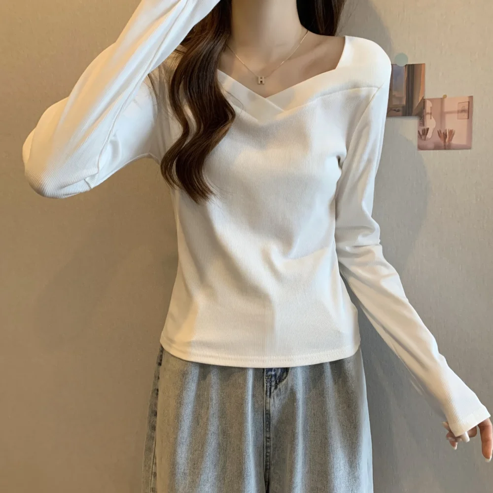 

Elegant Sweater Women Casual Fashion Loose Pullovers Chic White JumperGerman velvet V-neck base shirt autumn winter long sleeved