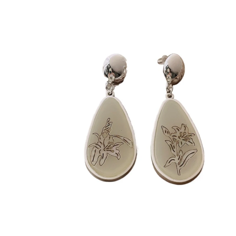 

Iris shell new Chinese snail craft flower big earrings retro literary high-end ear clips