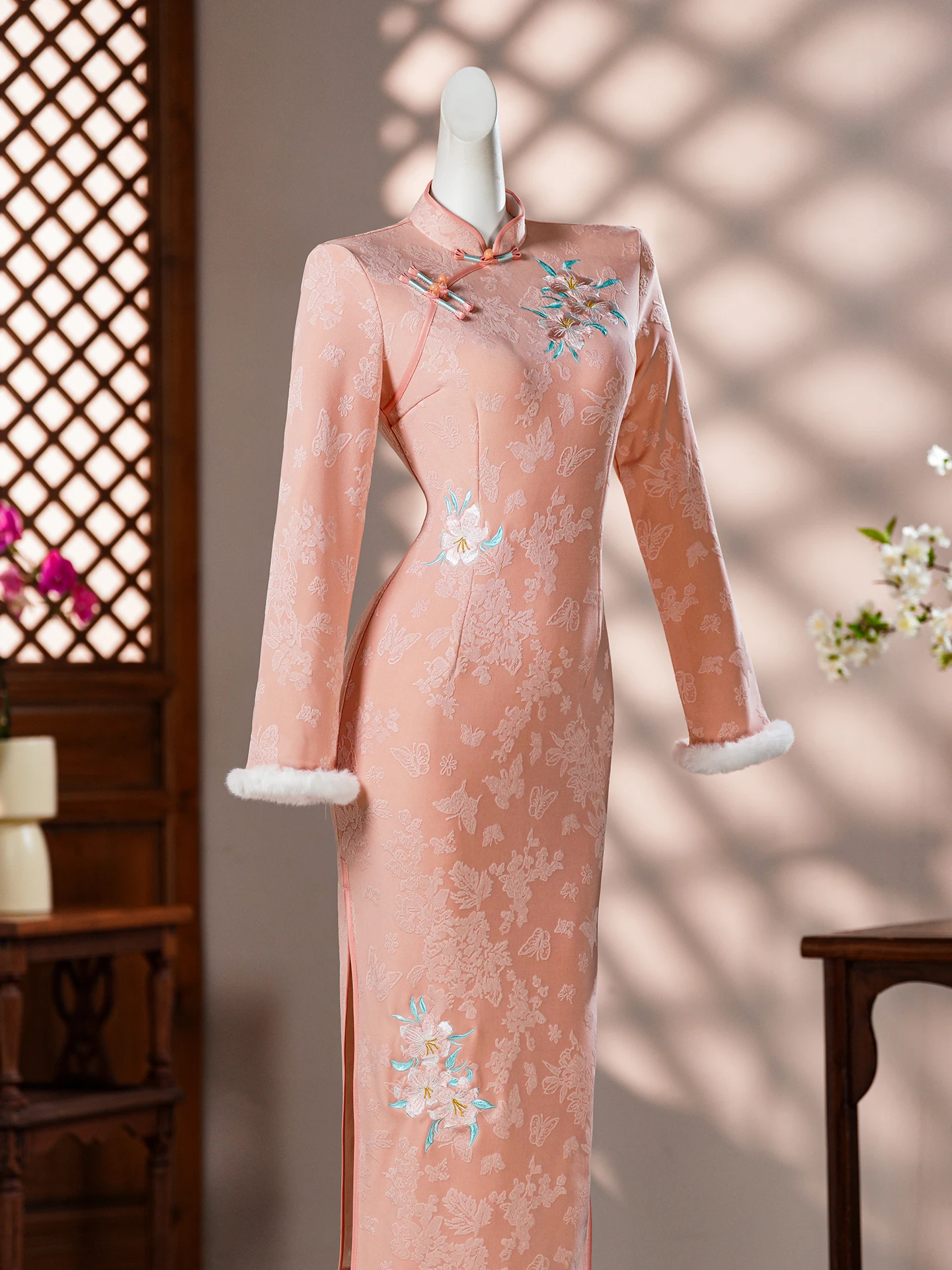 

Новое китайское зимнее женское модное вышитое платье с длинными рукавами и флаговым узором, розовое, утепленное