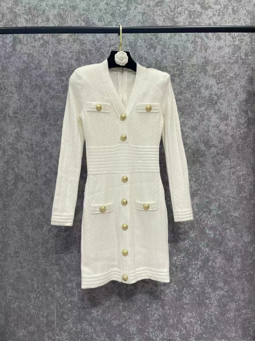 High Quality Women Winter Thickened Warm Fashion Metal Buckle Shoulder Pads V-neck Sweater dresses