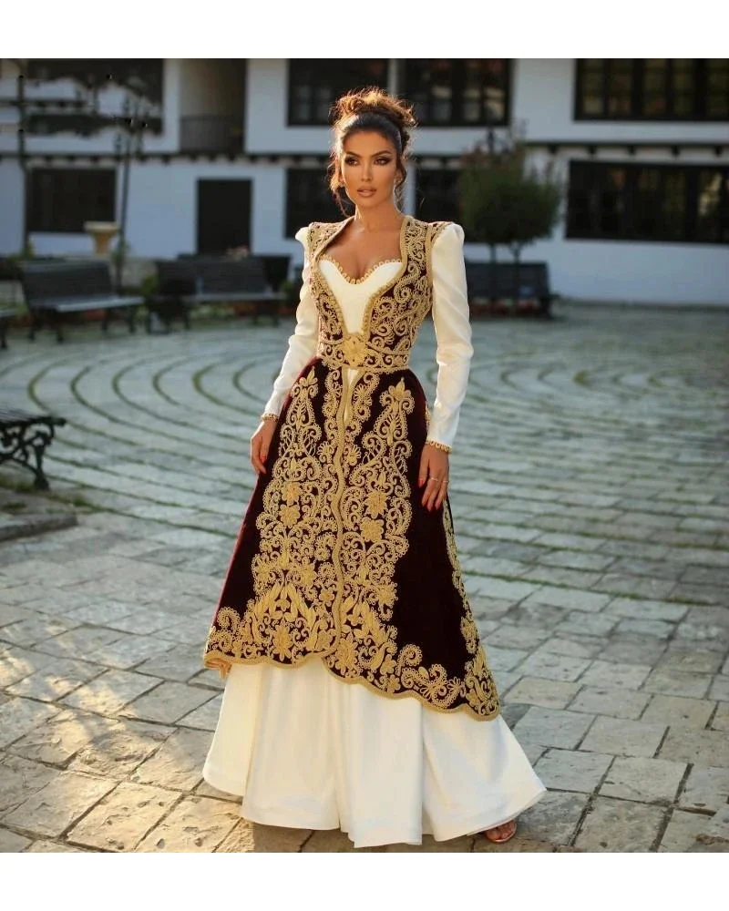 

Two Pieces Burgundy Traditional Kosovo Evening Dresses with Long Velvet Coat Sweetheart Lace Applique Formal Party Prom Gown